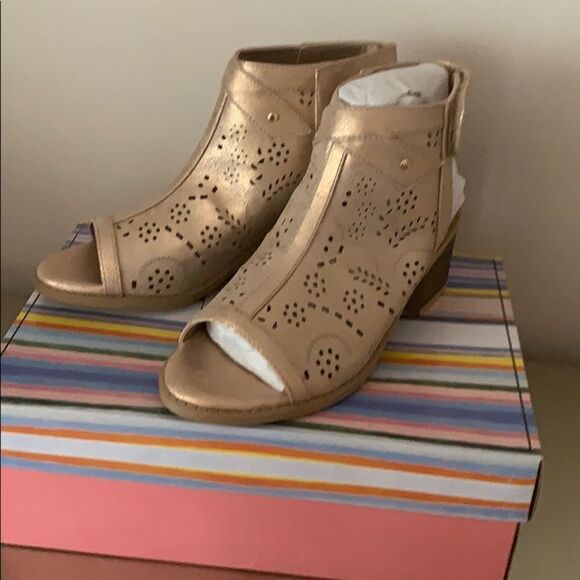🎉Last deal 🎉Ankle strap heel - Picture 1 of 9
